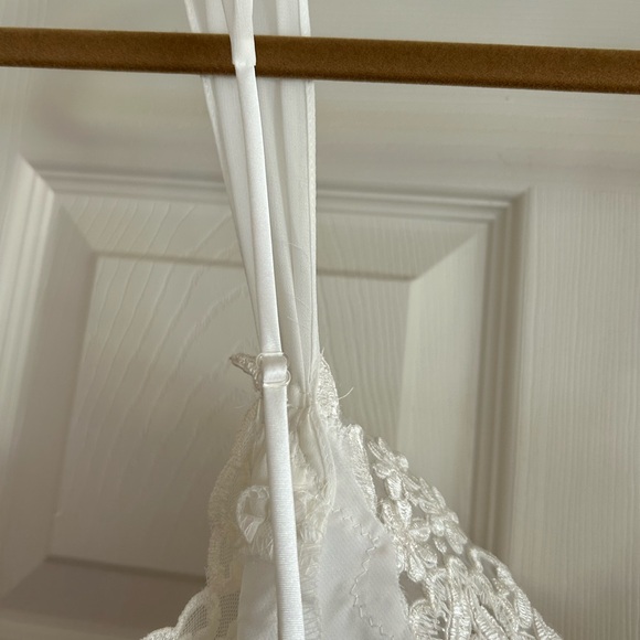 Stunning soft light ivory Dentelle negligee - NWT - size large - Picture 7 of 14